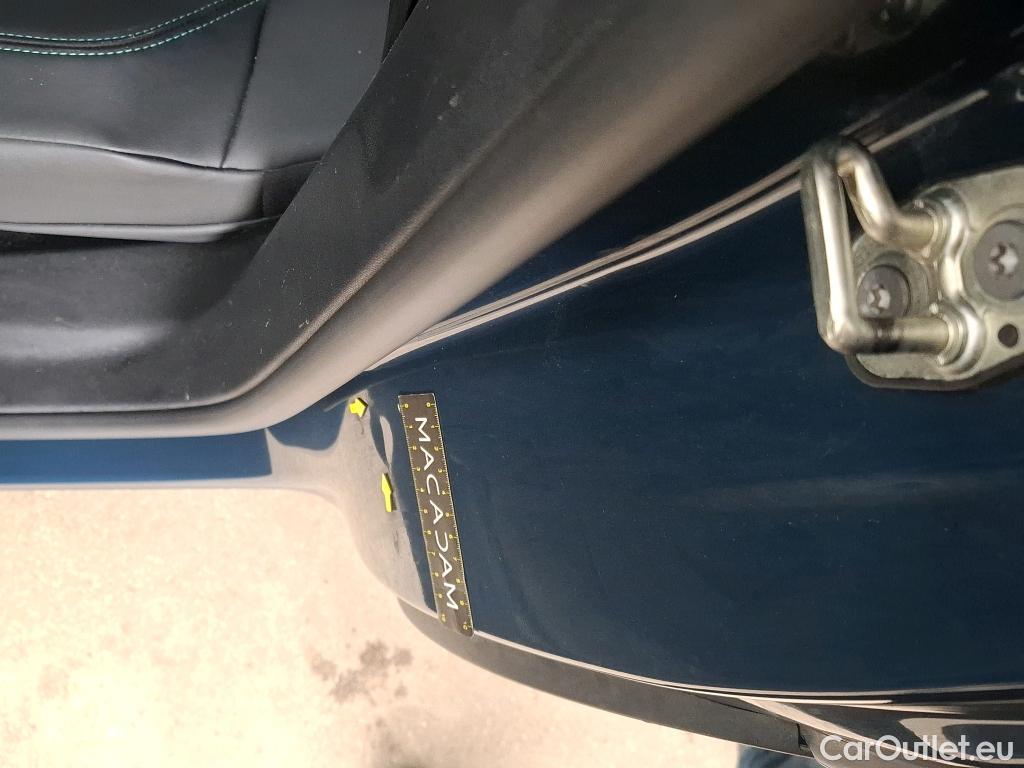  Peugeot  3008 PEUGEOT  / 2020 / 5P / SUV 1.6 HYBRID 225 E-EAT8 Allure #42