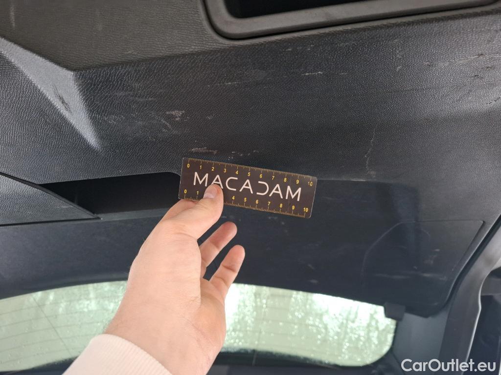  Peugeot  3008 PEUGEOT  / 2020 / 5P / SUV 1.6 HYBRID 225 E-EAT8 Allure #34