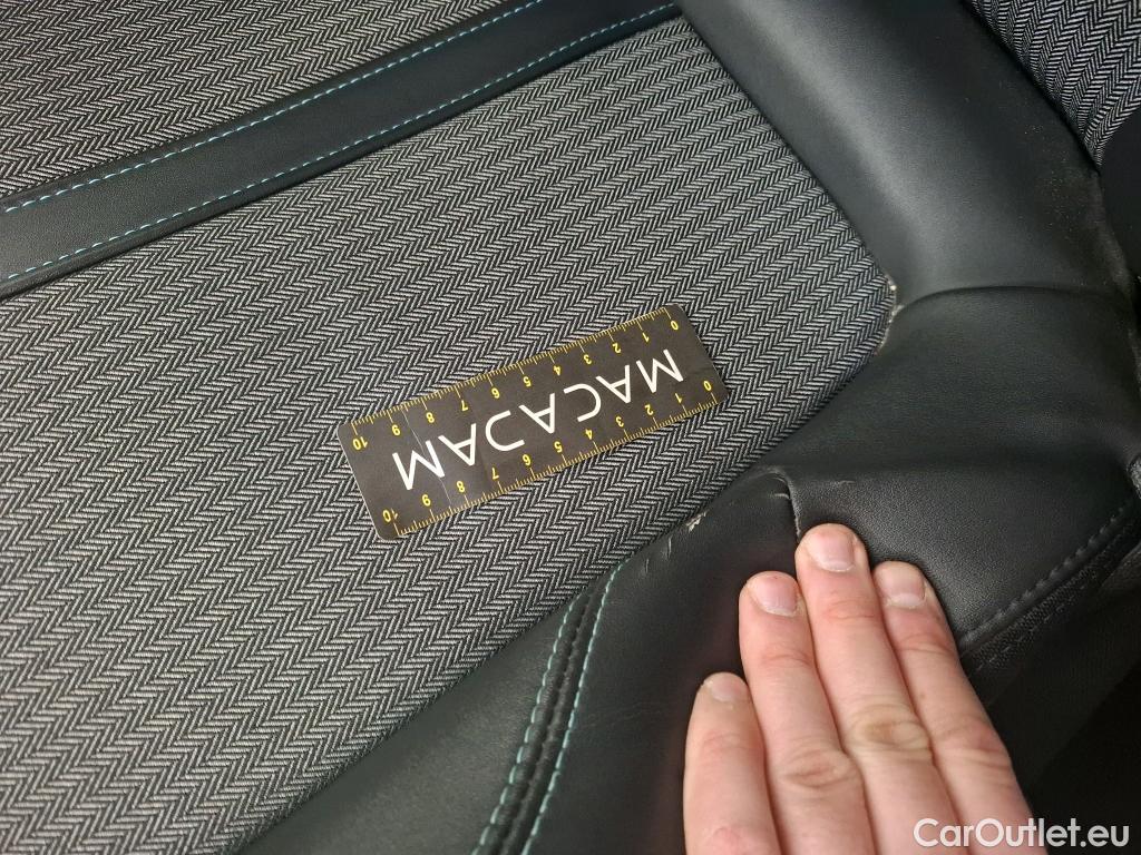  Peugeot  3008 PEUGEOT  / 2020 / 5P / SUV 1.6 HYBRID 225 E-EAT8 Allure #22