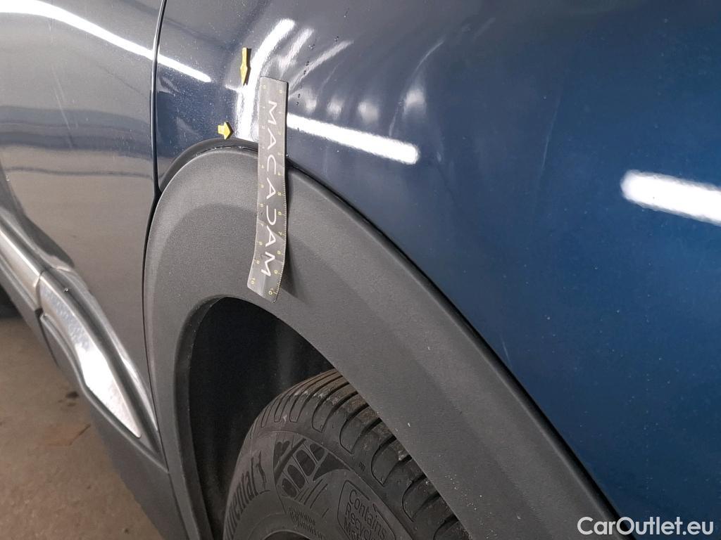  Peugeot  3008 PEUGEOT  / 2020 / 5P / SUV 1.6 HYBRID 225 E-EAT8 Allure #47