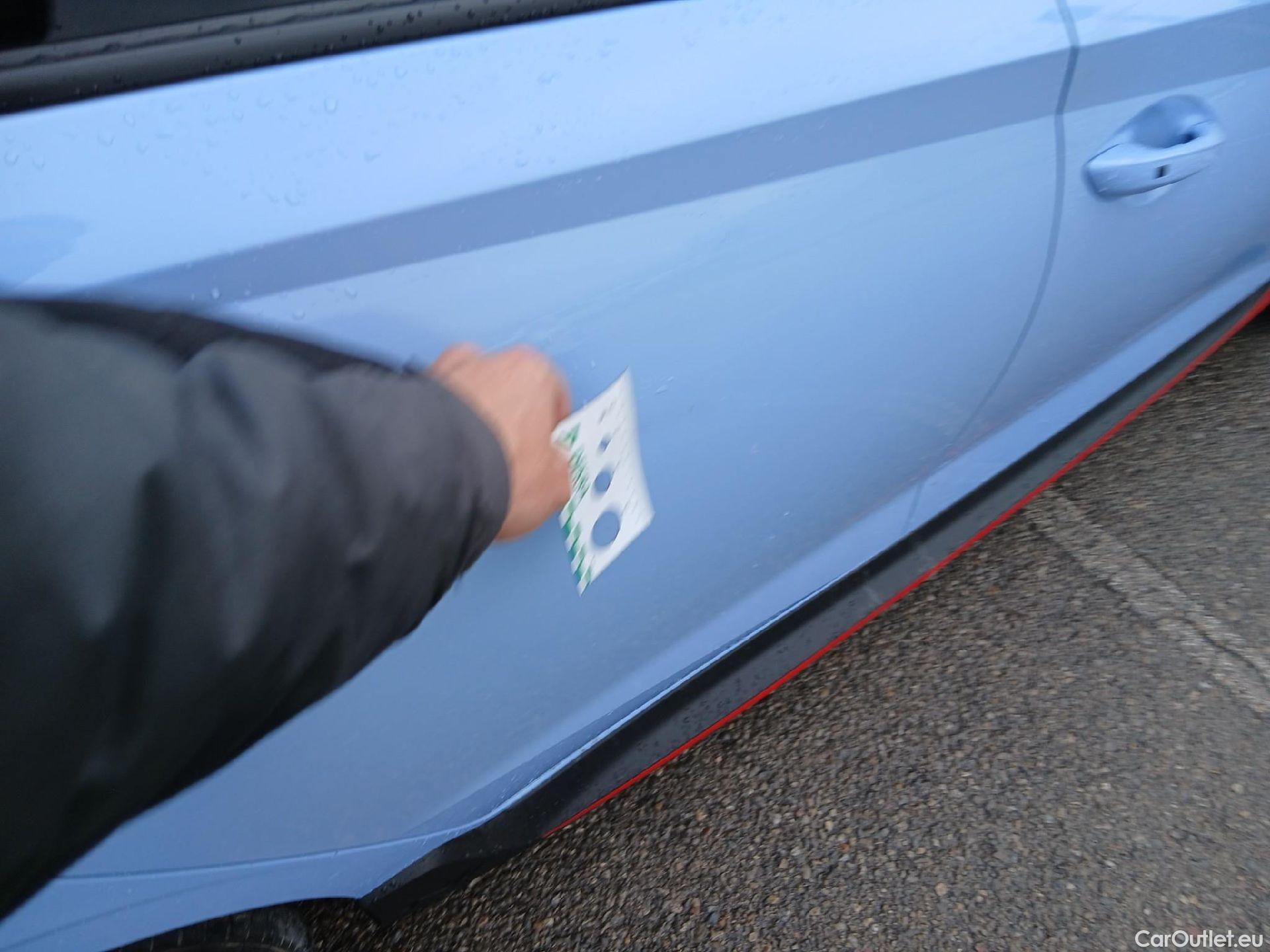  Hyundai  i20 HYUNDAI  / 2020 / 5P / berlina con portón 1.6T N #25