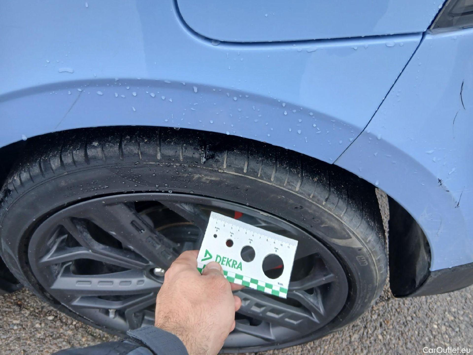  Hyundai  i20 HYUNDAI  / 2020 / 5P / berlina con portón 1.6T N #16