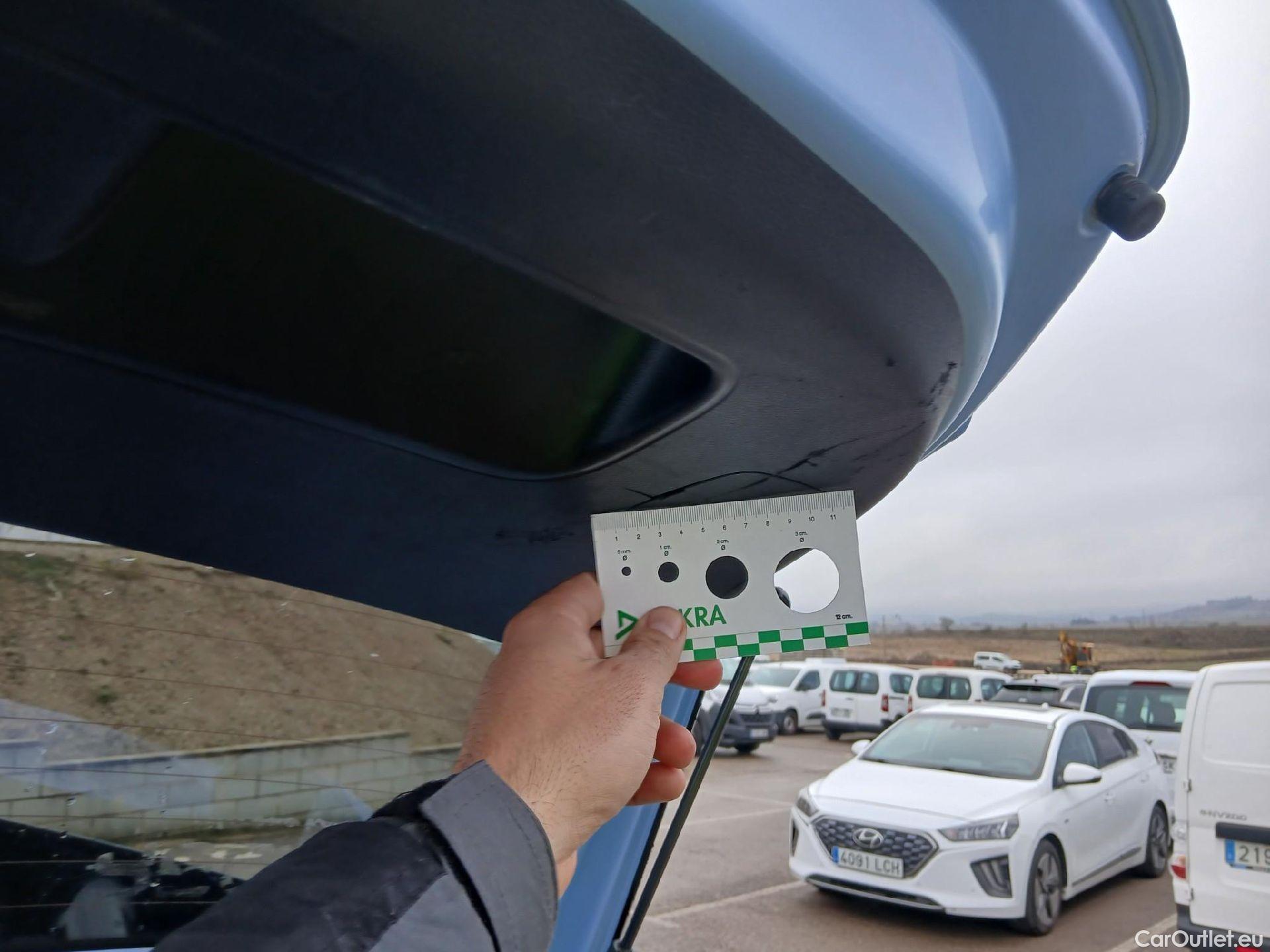  Hyundai  i20 HYUNDAI  / 2020 / 5P / berlina con portón 1.6T N #38