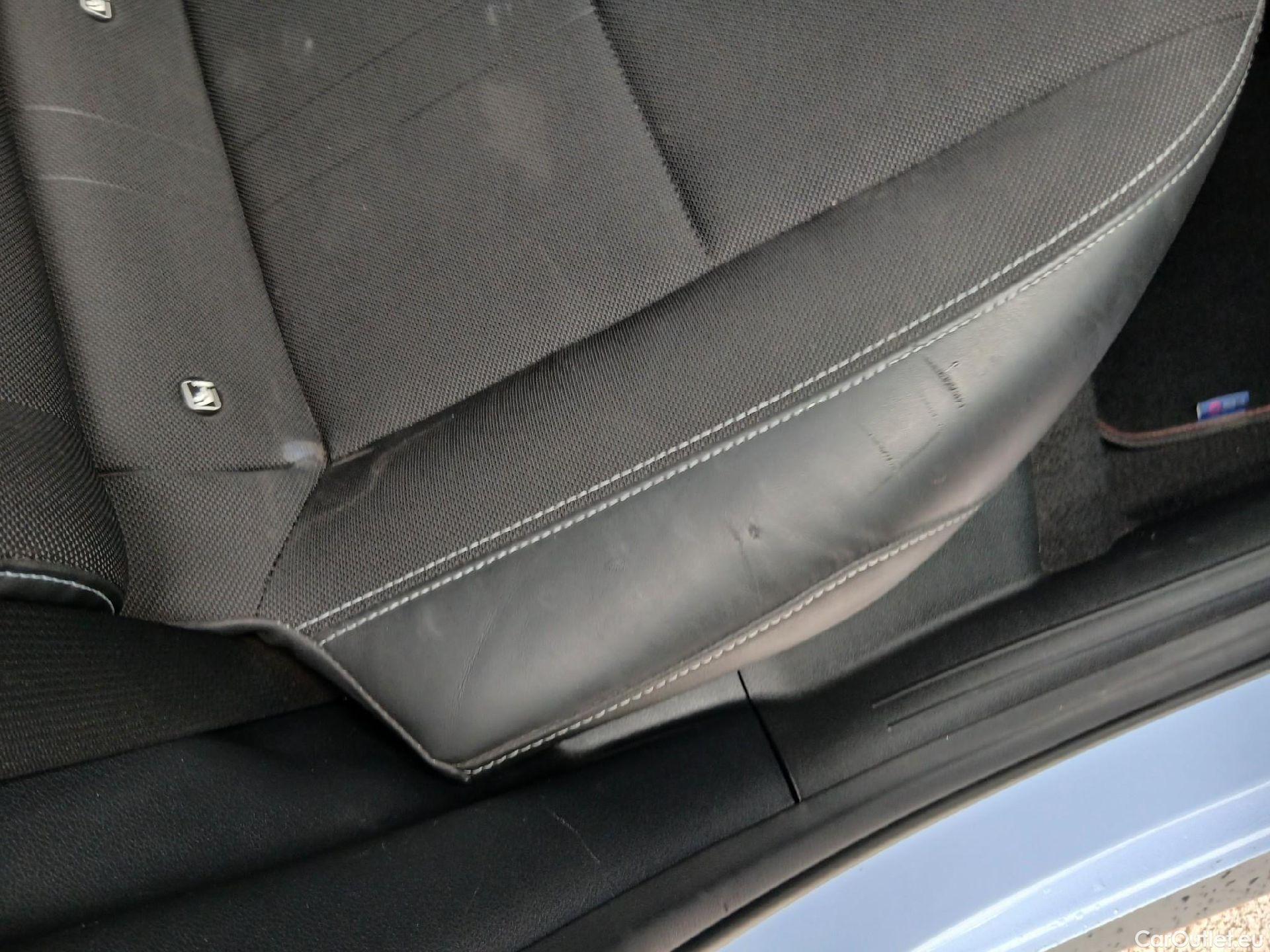  Hyundai  i20 HYUNDAI  / 2020 / 5P / berlina con portón 1.6T N #36