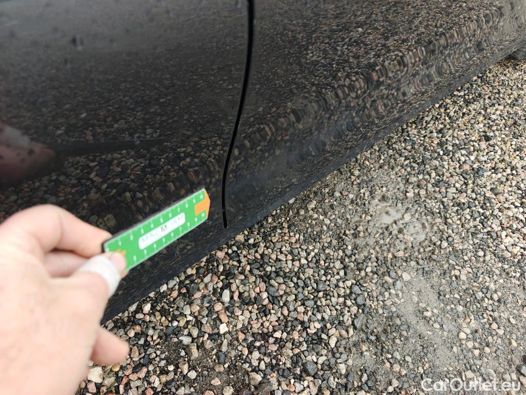  Bmw  Serie 3 BMW  / 2018 / 4P / sedán 318d Auto. #18