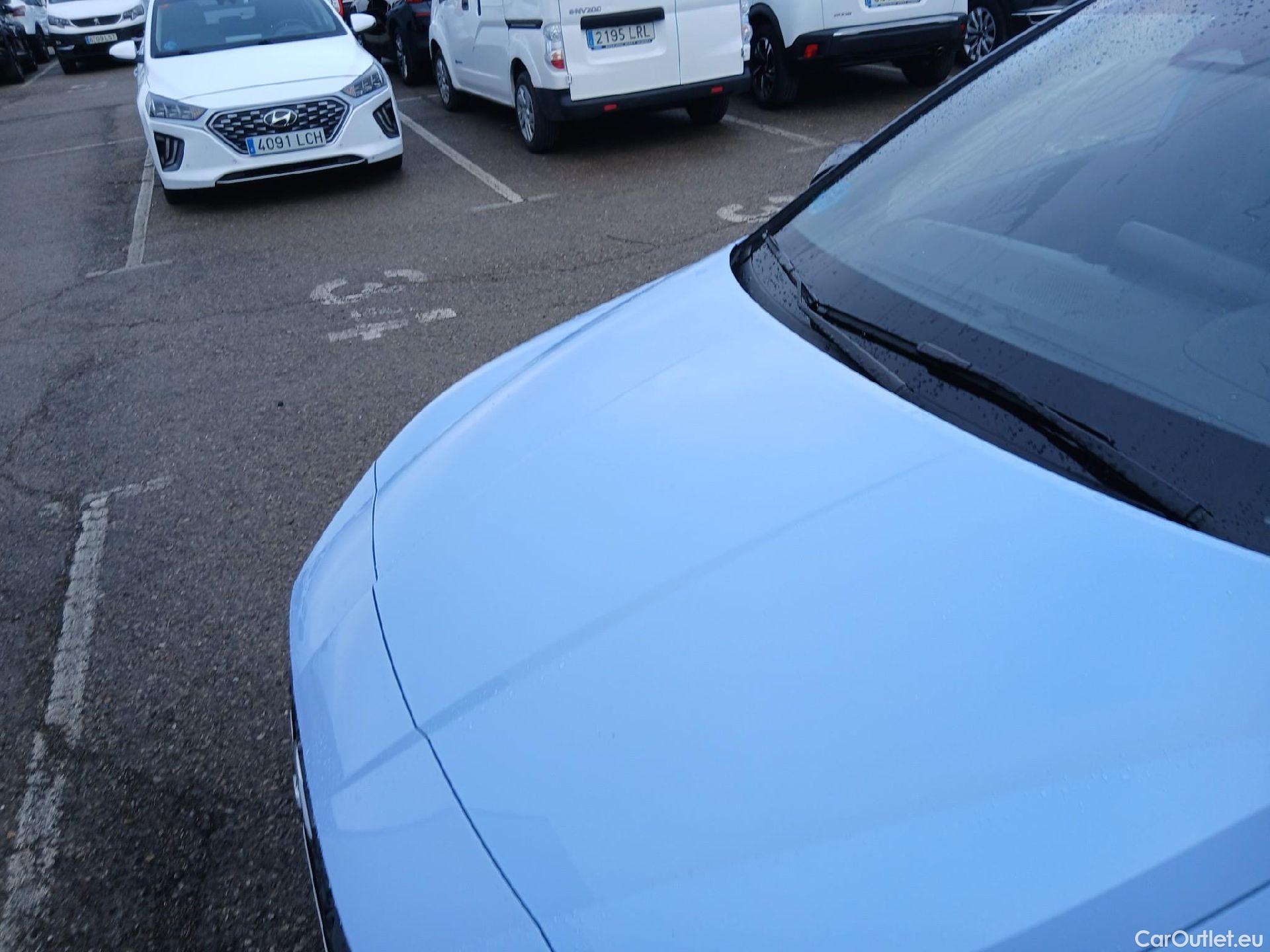  Hyundai  i20 HYUNDAI  / 2020 / 5P / berlina con portón 1.6T N #3