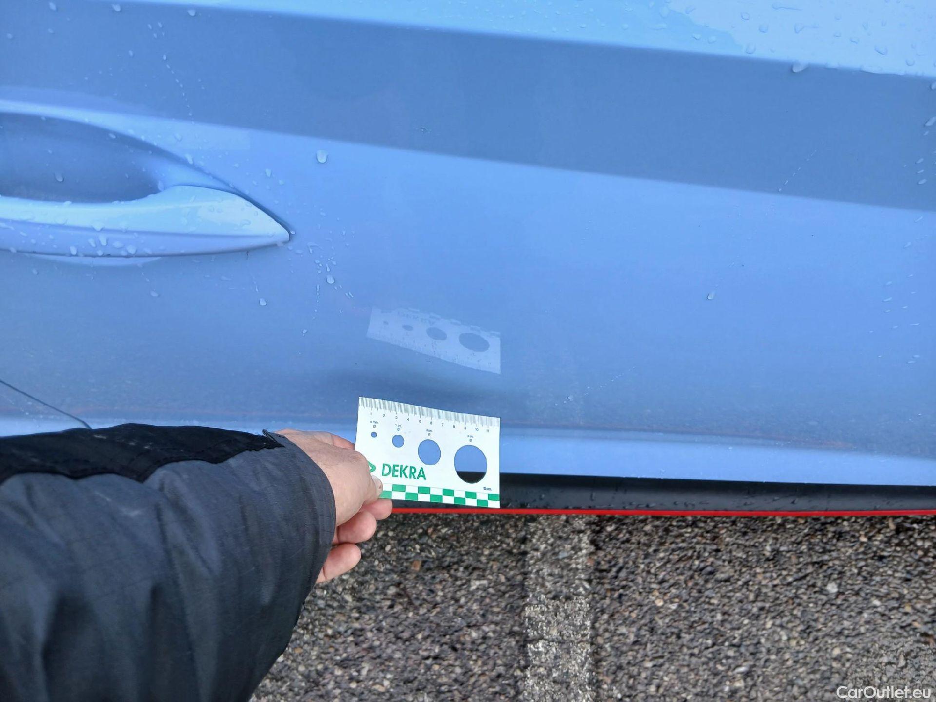  Hyundai  i20 HYUNDAI  / 2020 / 5P / berlina con portón 1.6T N #29