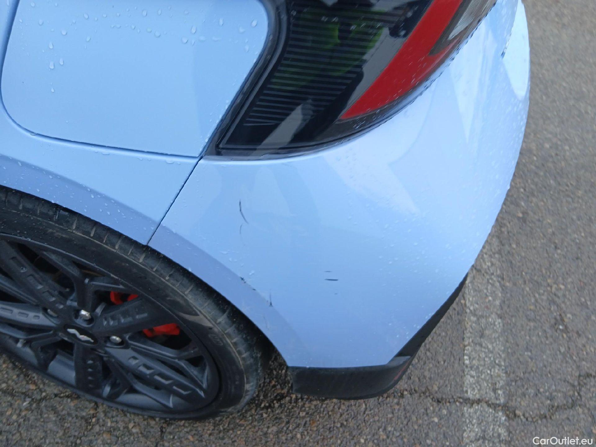  Hyundai  i20 HYUNDAI  / 2020 / 5P / berlina con portón 1.6T N #17