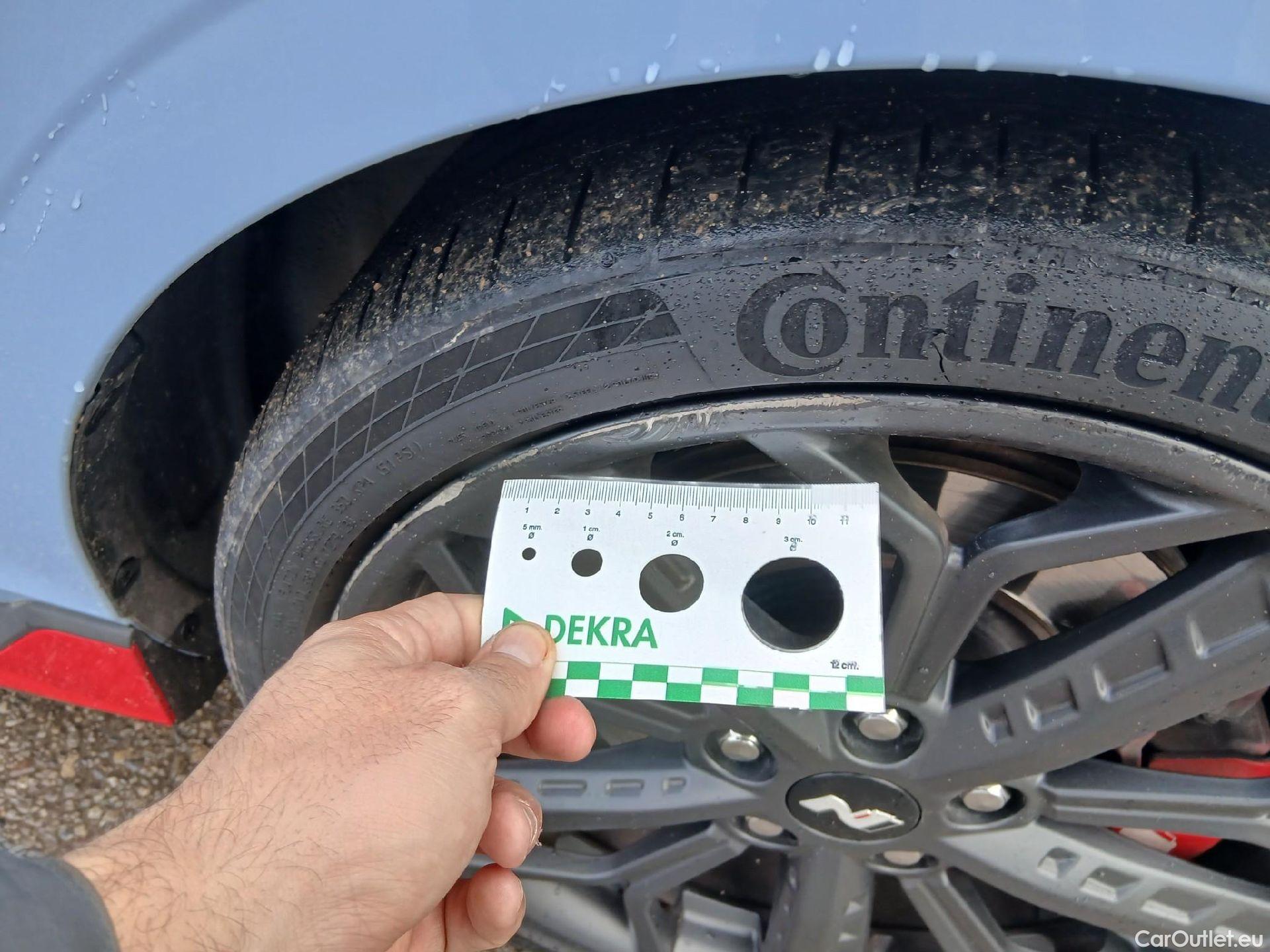  Hyundai  i20 HYUNDAI  / 2020 / 5P / berlina con portón 1.6T N #34