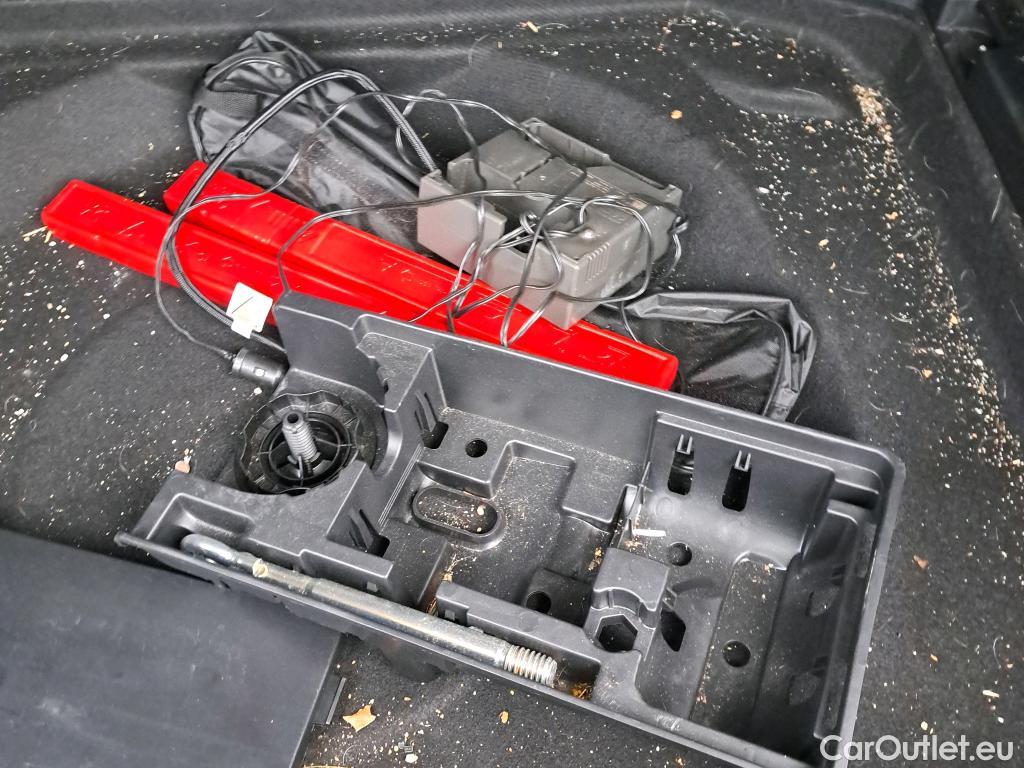  Peugeot  3008 PEUGEOT  / 2020 / 5P / todoterreno 1.5 BlueHDi 96kW (130CV) S&S Active Pack (AC4) #9