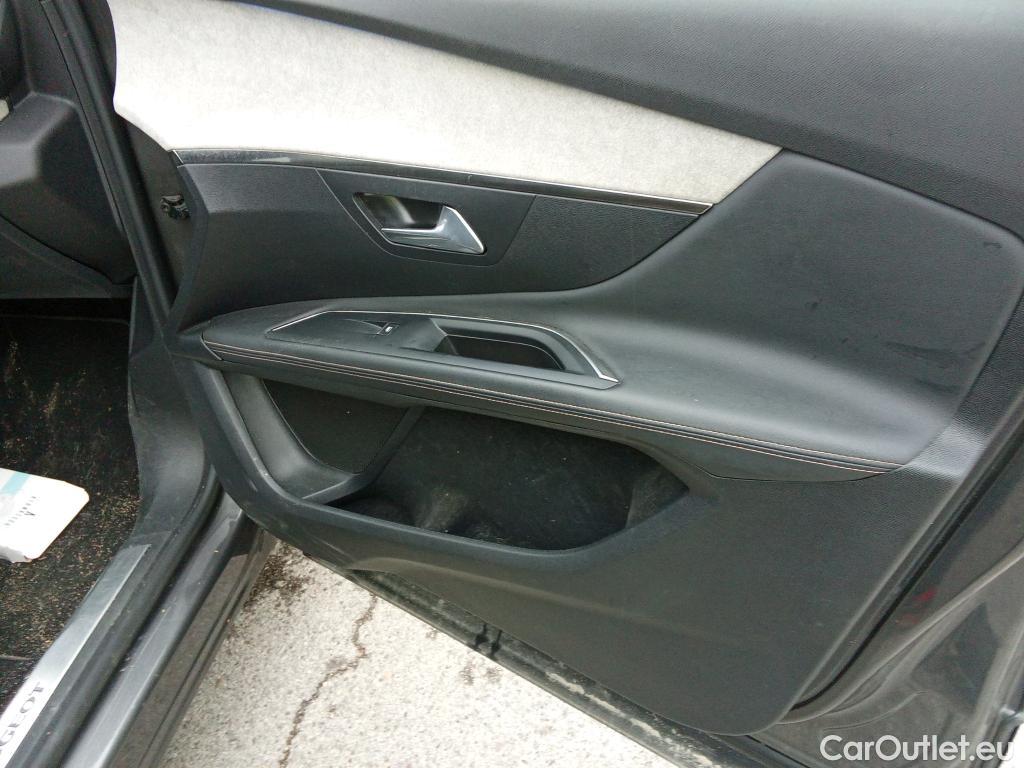  Peugeot  3008 PEUGEOT  Hybrid / 2020 / 5P / todoterreno 225 e-EAT8 GT #16