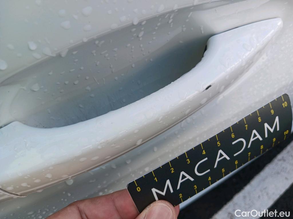  Peugeot  208 PEUGEOT  / 2019 / 5P / berlina con portón BlueHDi 73kW (100CV) Active Pack (AC2) #33