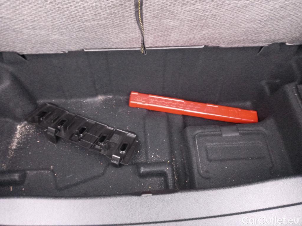  Mercedes  G-Klasee MERCEDES-BENZ GLC Coupé / 2019 / 5P / coupé GLC 300 de 4MATIC #4