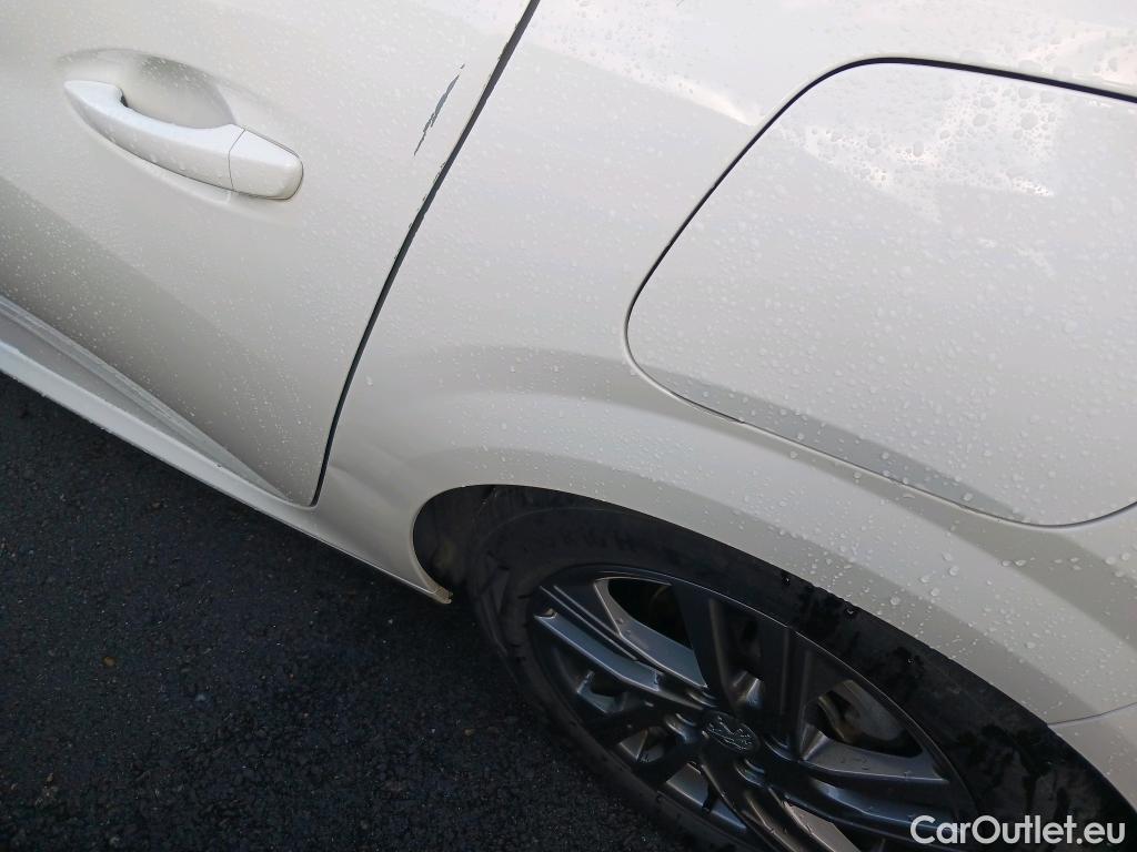  Peugeot  208 PEUGEOT  / 2019 / 5P / berlina con portón BlueHDi 73kW (100CV) Active Pack (AC2) #9