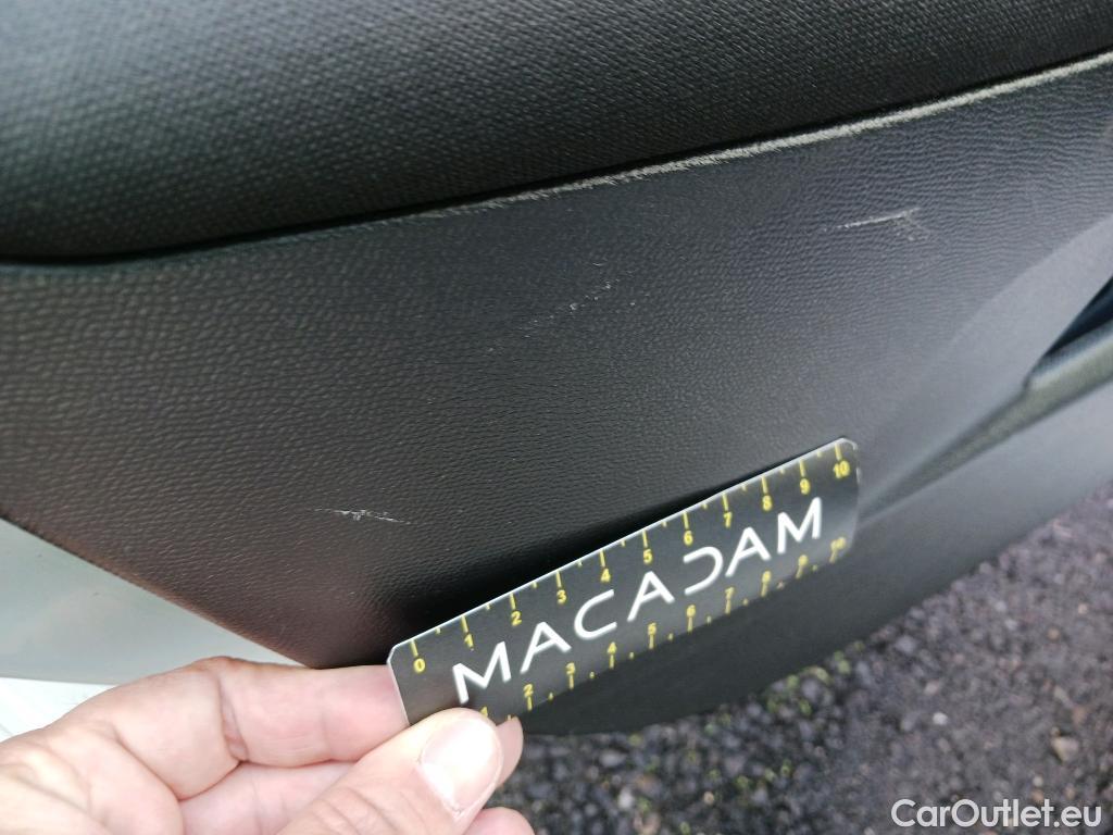  Peugeot  208 PEUGEOT  / 2019 / 5P / berlina con portón BlueHDi 73kW (100CV) Active Pack (AC2) #22