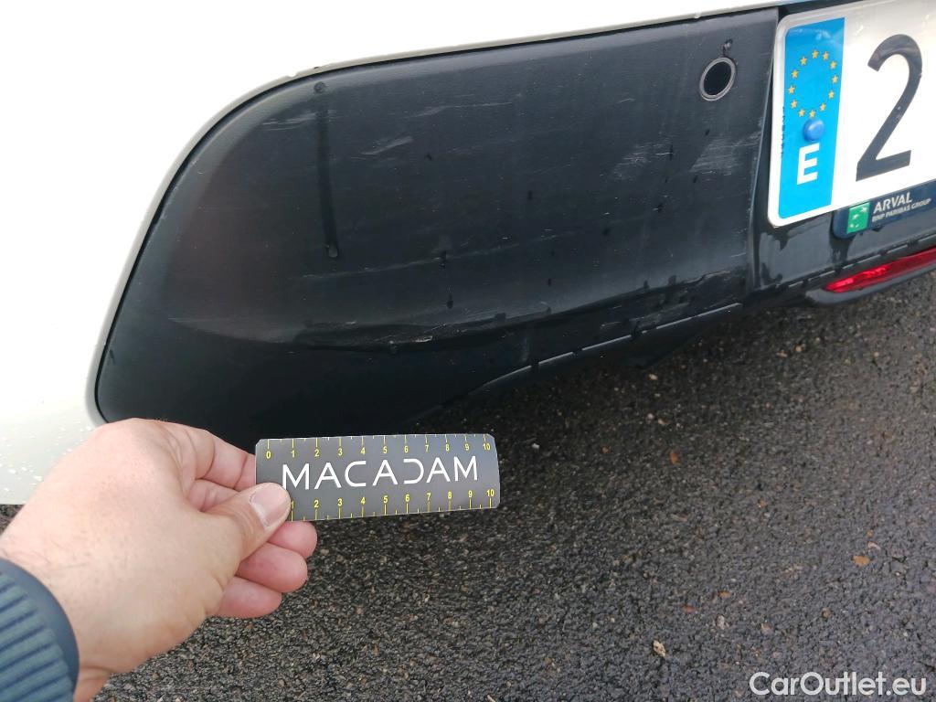  Peugeot  208 PEUGEOT  / 2019 / 5P / berlina con portón BlueHDi 73kW (100CV) Active Pack (AC2) #31