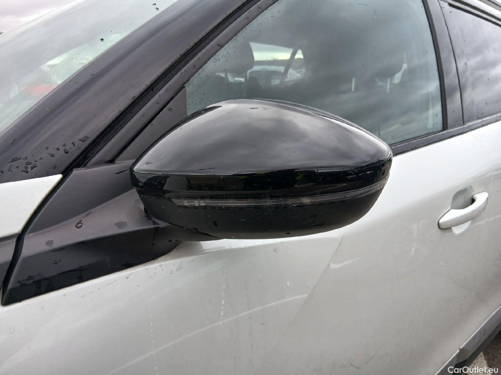  Peugeot  2008 PEUGEOT  / 2019 / 5P / todoterreno GT Line Puretech 130 S&S BVM6 #7