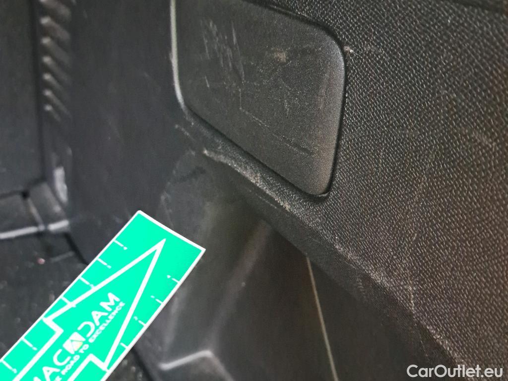  Peugeot  3008 PEUGEOT  / 2020 / 5P / todoterreno 1.5 BlueHDi 96kW (130CV) S&S Active Pack (AC4) #24