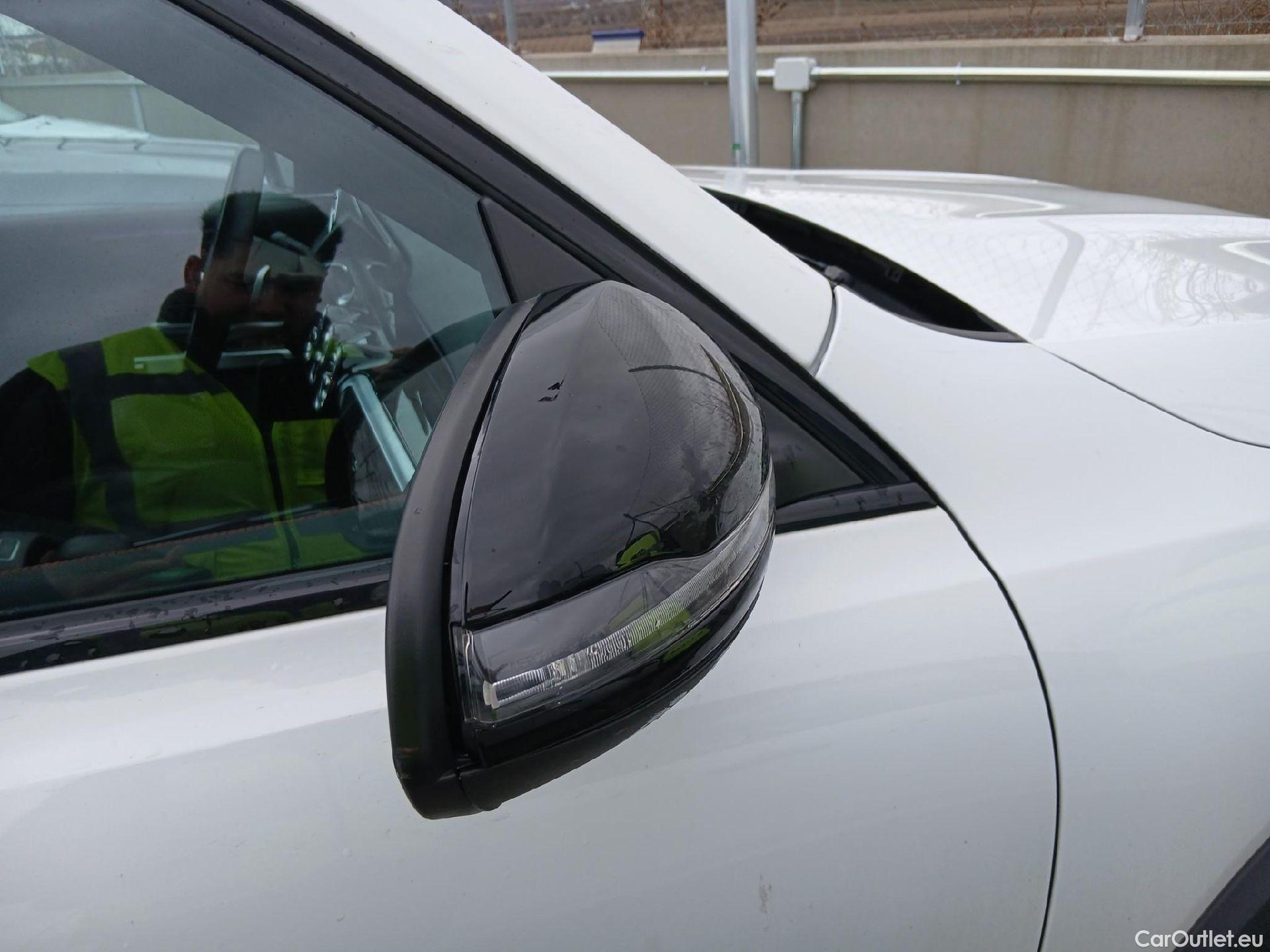  Mercedes  GLB MERCEDES-BENZ  / 2019 / 5P / todoterreno 2.0  200 D DCT 110KW (150CV) (AC) #26