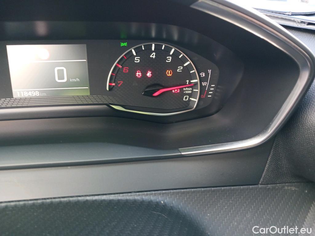  Peugeot  208 PEUGEOT  / 2019 / 5P / berlina con portón BlueHDi 73kW (100CV) Active Pack (AC2) #42