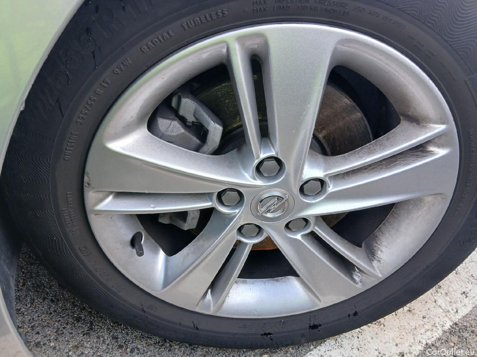  Land Rover  Discovery OPEL Insignia / 2020 / 5P / berlina con portón GS Business 1.5D DVH 130kW AT8 #2