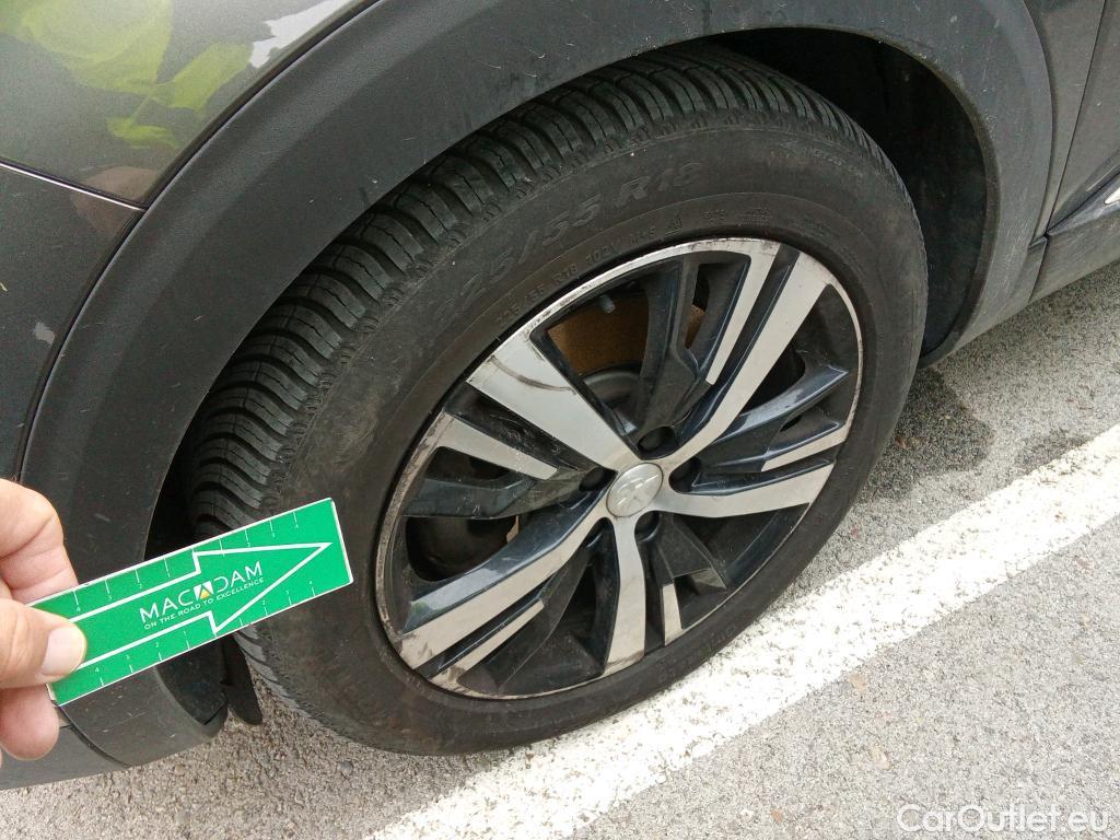  Peugeot  3008 PEUGEOT  Hybrid / 2020 / 5P / todoterreno 225 e-EAT8 GT #4