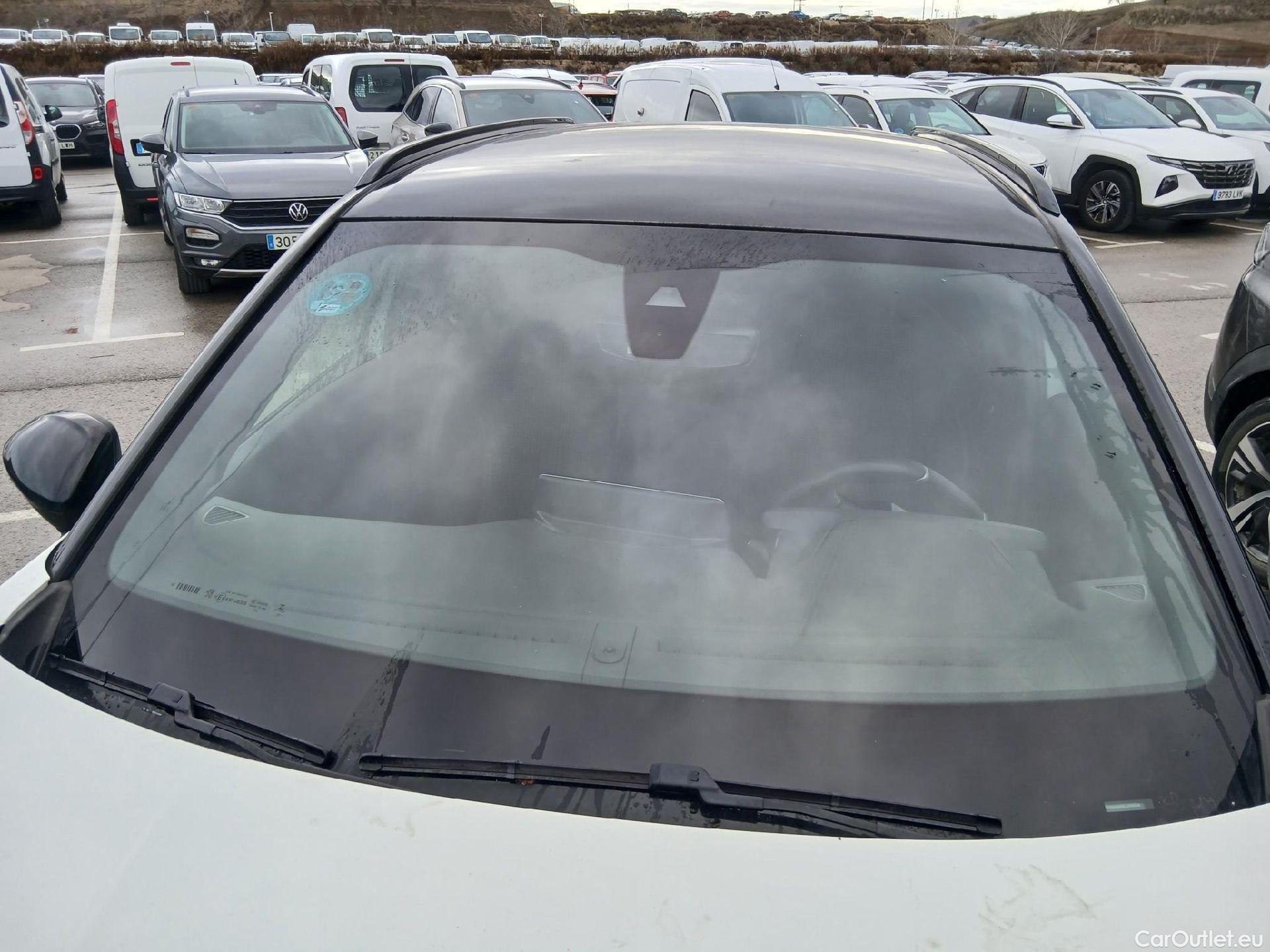  Peugeot  2008 PEUGEOT  / 2019 / 5P / todoterreno GT Line Puretech 130 S&S BVM6 #1