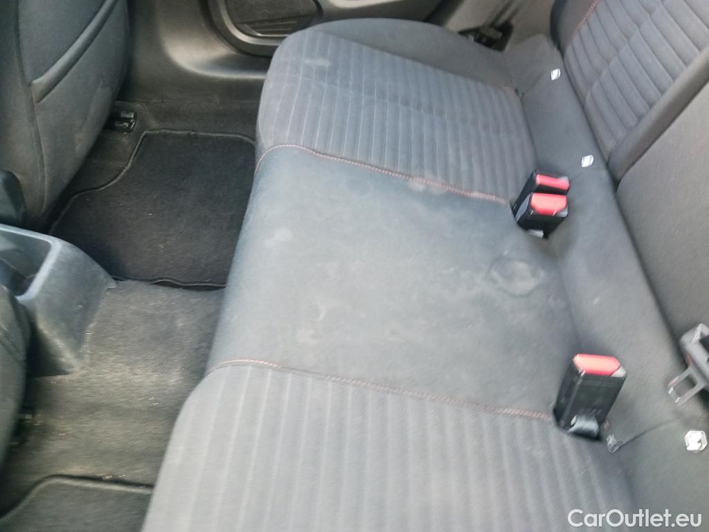  Peugeot  208 PEUGEOT  / 2019 / 5P / berlina con portón BlueHDi 73kW (100CV) Active Pack (AC2) #6