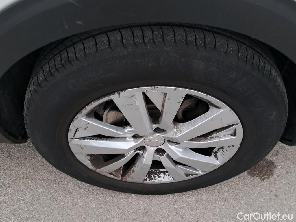  Peugeot  3008 PEUGEOT  / 2020 / 5P / todoterreno 1.5 BlueHDi 96kW (130CV) S&S Active Pack (AC4) #15