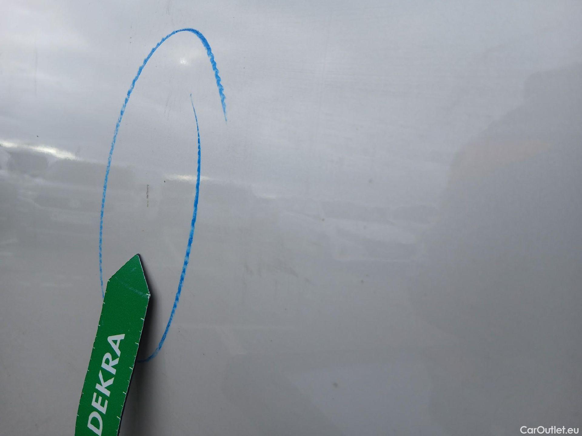  Peugeot  2008 PEUGEOT  / 2019 / 5P / todoterreno GT Line Puretech 130 S&S BVM6 #20