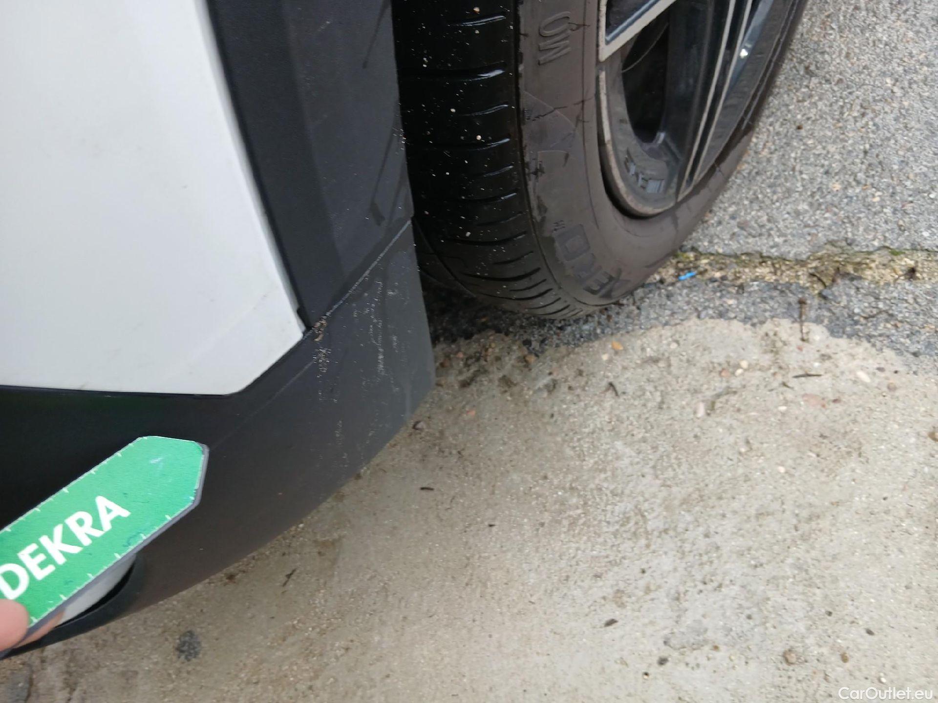  Mercedes  GLB MERCEDES-BENZ  / 2019 / 5P / todoterreno 2.0  200 D DCT 110KW (150CV) (AC) #8