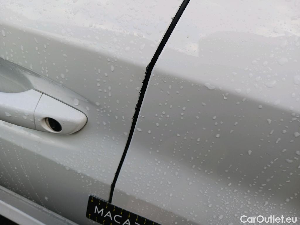  Peugeot  208 PEUGEOT  / 2019 / 5P / berlina con portón BlueHDi 73kW (100CV) Active Pack (AC2) #16