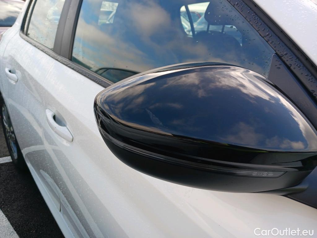  Peugeot  208 PEUGEOT  / 2019 / 5P / berlina con portón BlueHDi 73kW (100CV) Active Pack (AC2) #34