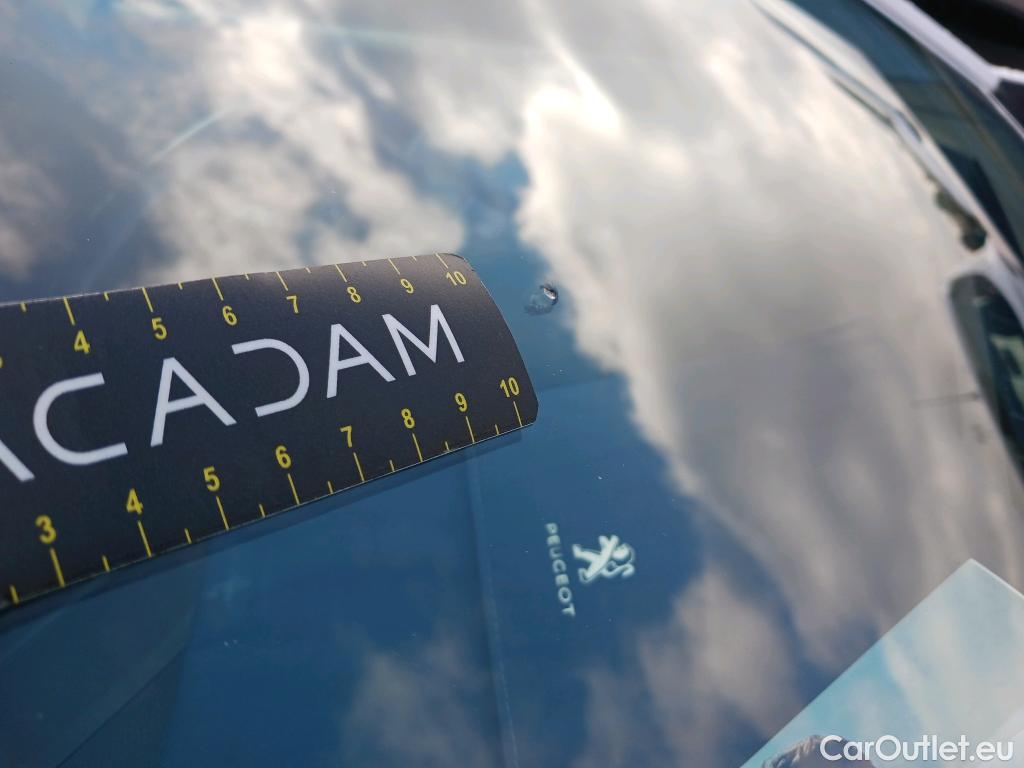  Peugeot  208 PEUGEOT  / 2019 / 5P / berlina con portón BlueHDi 73kW (100CV) Active Pack (AC2) #18