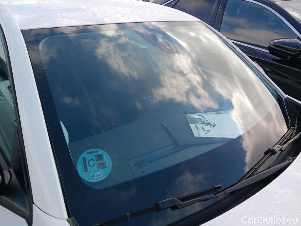  Peugeot  208 PEUGEOT  / 2019 / 5P / berlina con portón BlueHDi 73kW (100CV) Active Pack (AC2) #17