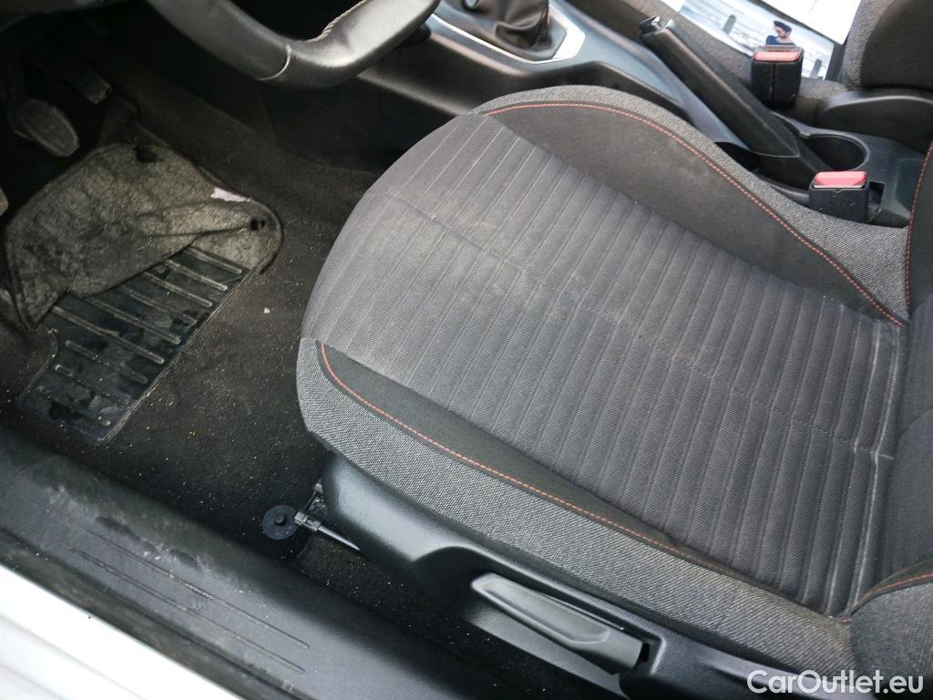  Peugeot  208 PEUGEOT  / 2019 / 5P / berlina con portón BlueHDi 73kW (100CV) Active Pack (AC2) #8