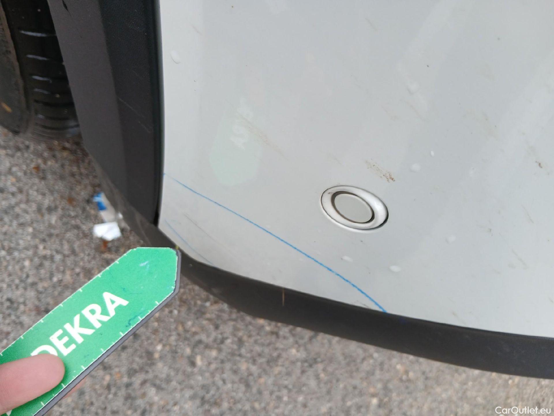  Mercedes  GLB MERCEDES-BENZ  / 2019 / 5P / todoterreno 2.0  200 D DCT 110KW (150CV) (AC) #4