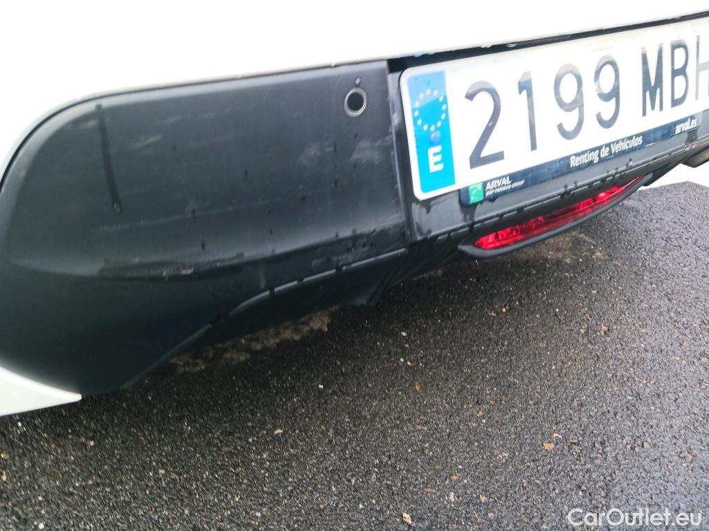  Peugeot  208 PEUGEOT  / 2019 / 5P / berlina con portón BlueHDi 73kW (100CV) Active Pack (AC2) #30