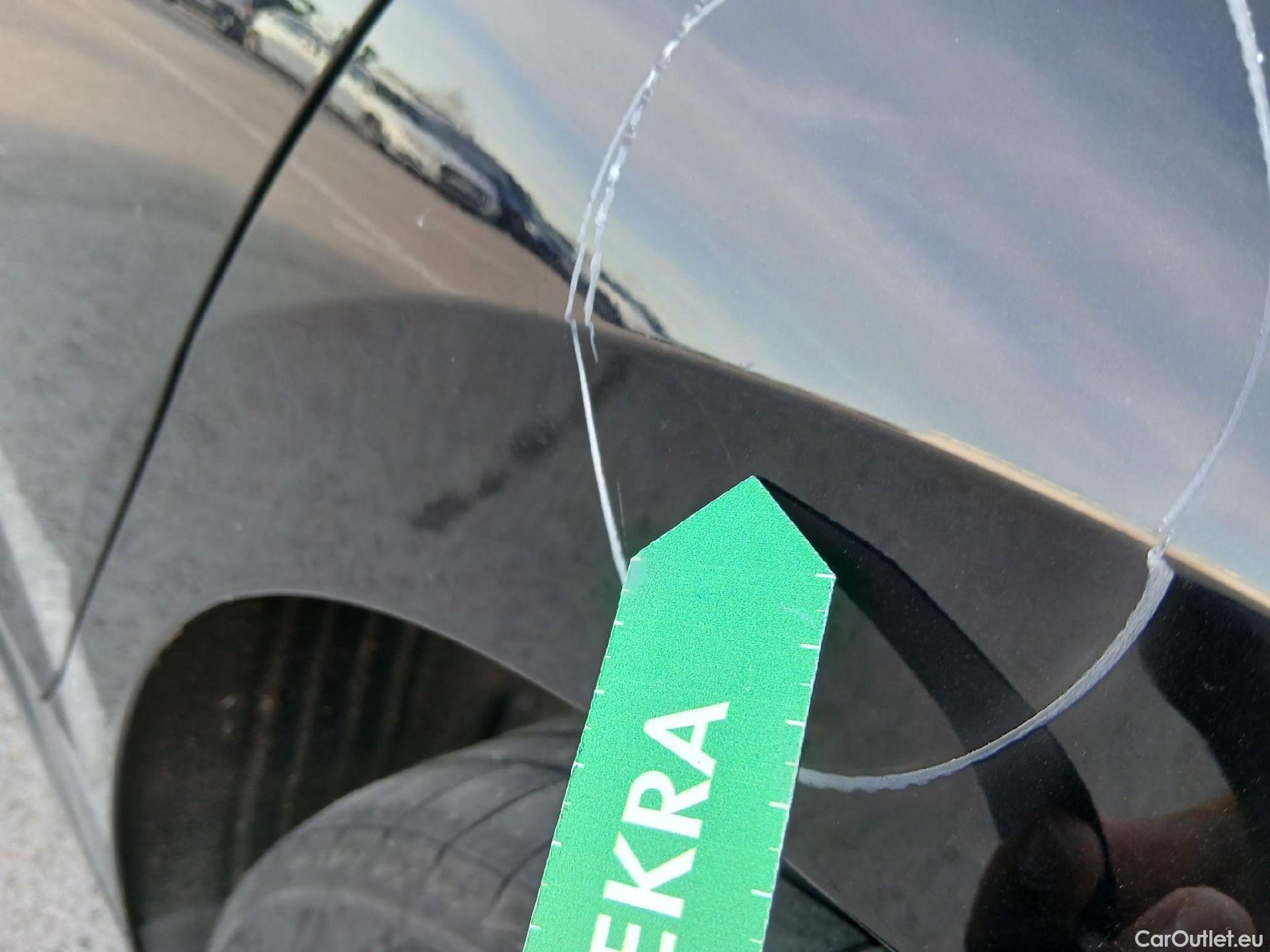  Volkswagen  Golf  VOLKSWAGEN / 2020 / 5P / berlina con portón Life 2.0 TDI 85kW (115CV) #15