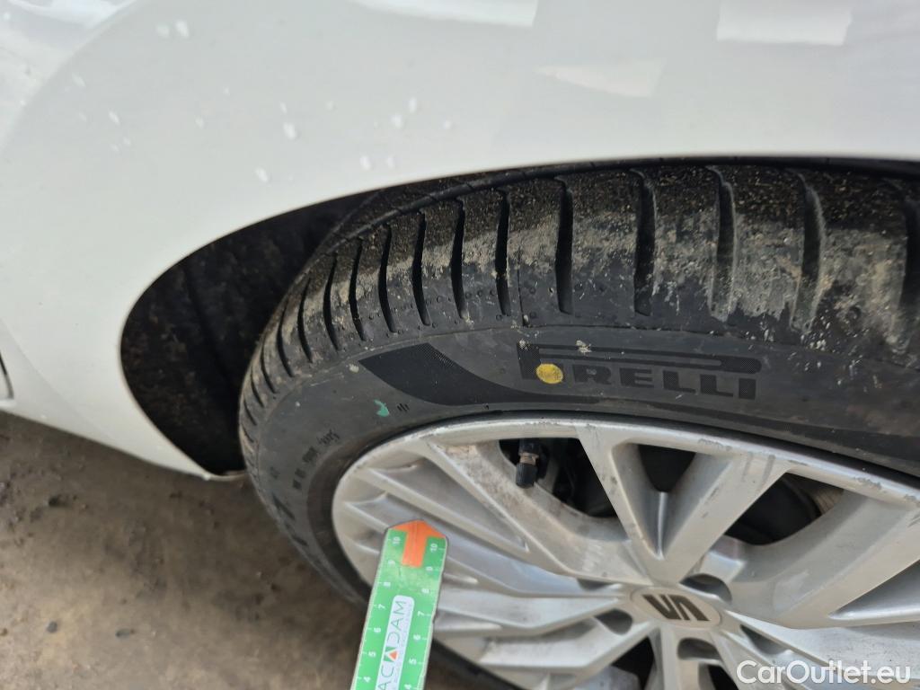  Land Rover  Discovery SEAT Nuevo León / 2020 / 5P / berlina con portón 1.4 e-Hybrid DSG-6 S&S Xcellence Go L (AC) #4