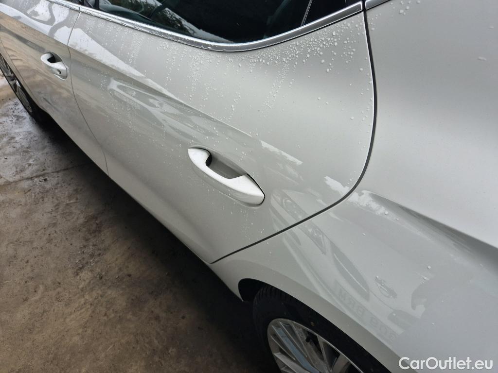  Land Rover  Discovery SEAT Nuevo León / 2020 / 5P / berlina con portón 1.4 e-Hybrid DSG-6 S&S Xcellence Go L (AC) #18