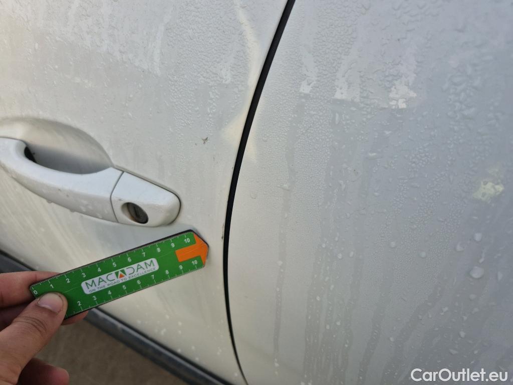  Peugeot  5008 PEUGEOT  / 2017 / 5P / todoterreno GT Line 1.6 PureTech 132kW (180CV) EAT8 #23