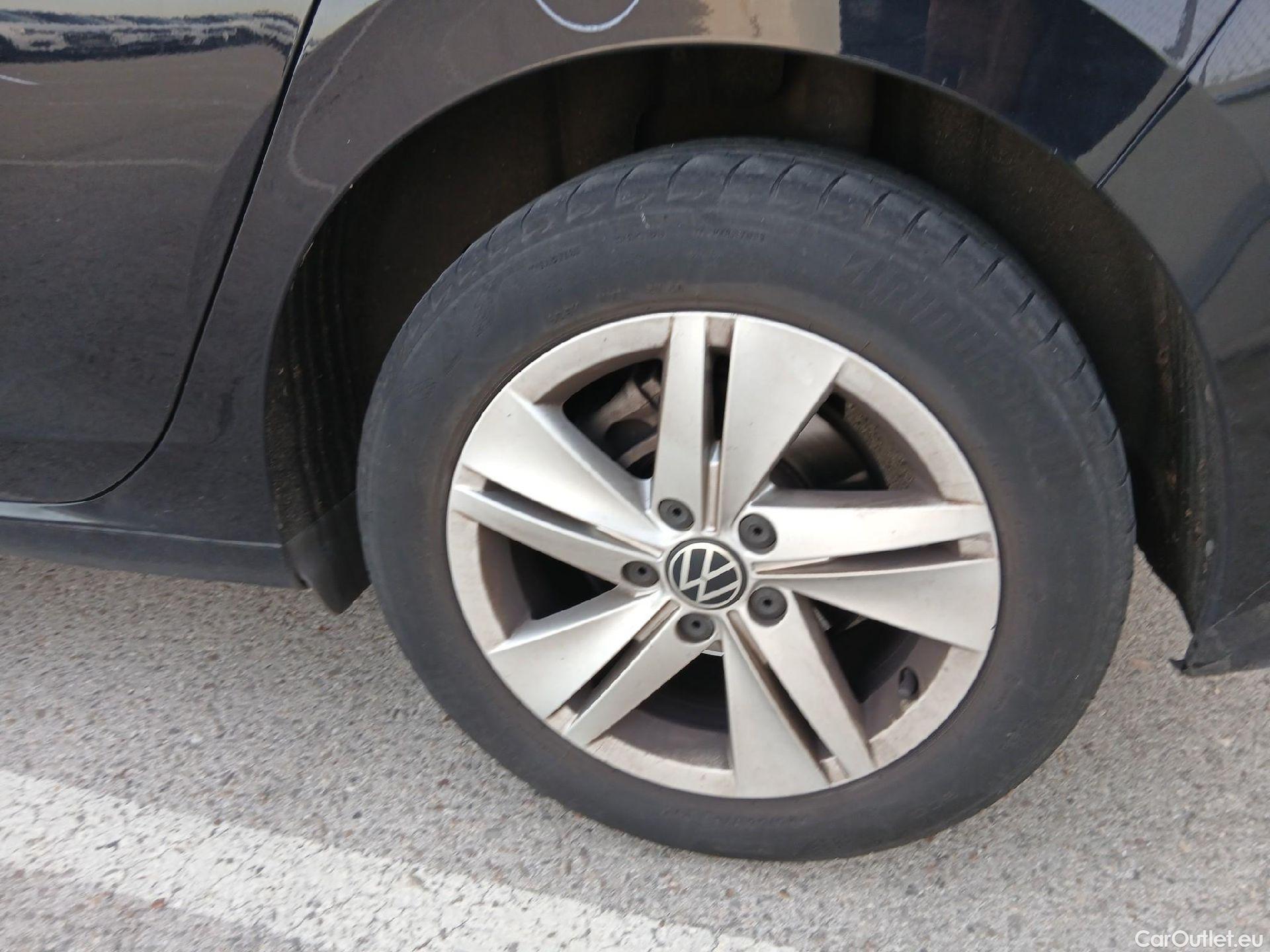  Volkswagen  Golf  VOLKSWAGEN / 2020 / 5P / berlina con portón Life 2.0 TDI 85kW (115CV) #34