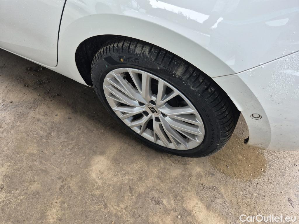  Land Rover  Discovery SEAT Nuevo León / 2020 / 5P / berlina con portón 1.4 e-Hybrid DSG-6 S&S Xcellence Go L (AC) #3