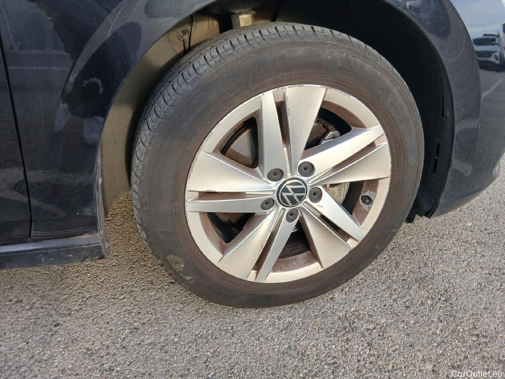  Volkswagen  Golf  VOLKSWAGEN / 2020 / 5P / berlina con portón Life 2.0 TDI 85kW (115CV) #33