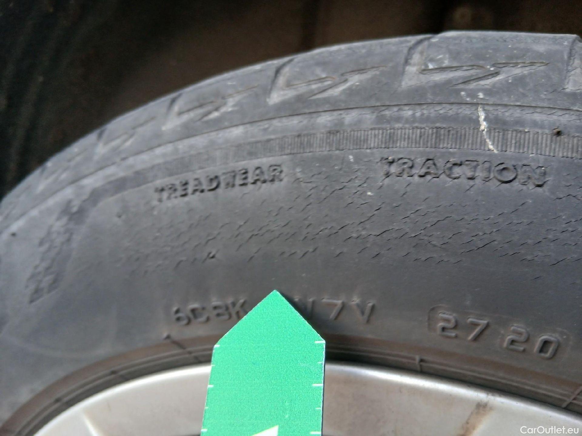  Volkswagen  Golf  VOLKSWAGEN / 2020 / 5P / berlina con portón Life 2.0 TDI 85kW (115CV) #35