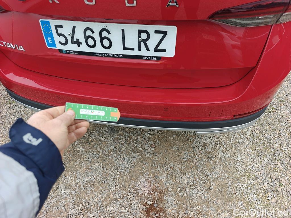  Skoda  Octavia SKODA  / 2020 / 5P / familiar Combi 1.5 TSI 110kW(150CV) Man Scout #27