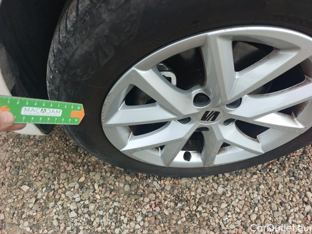  Land Rover  Discovery SEAT Nuevo León / 2020 / 5P / berlina con portón 2.0 TDI 85kW S&S Style Go (AC3) #6