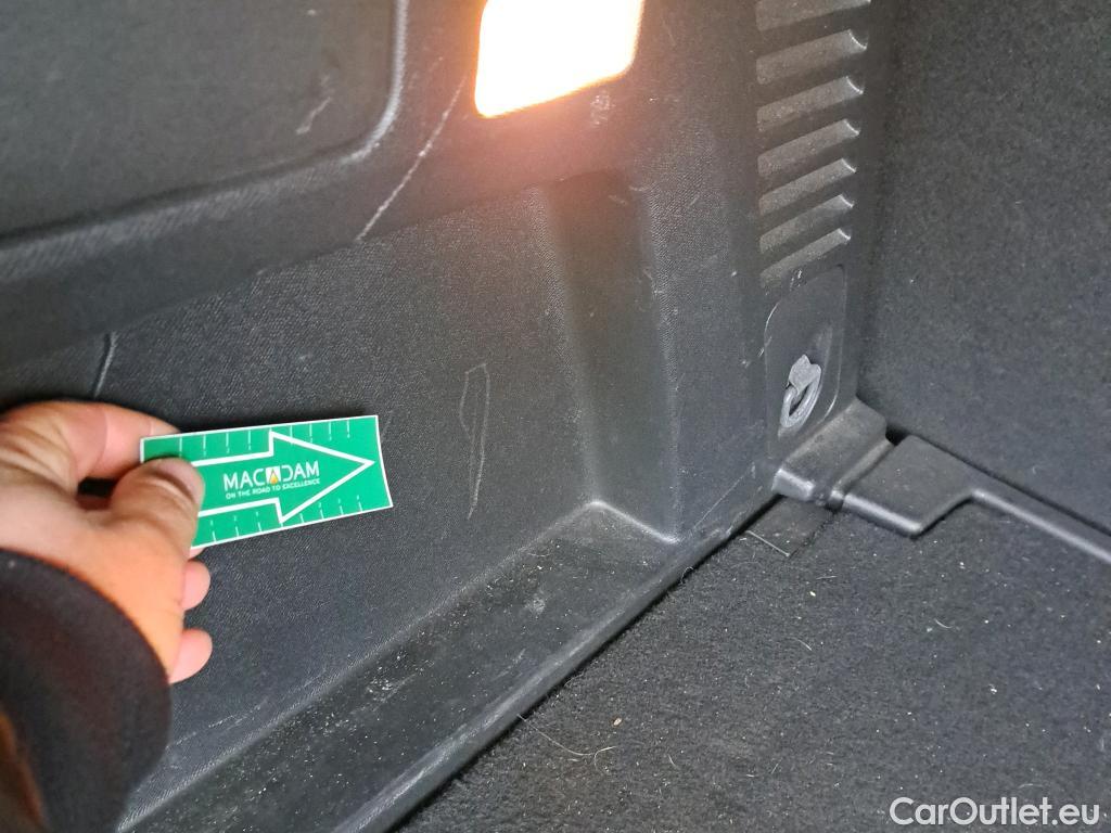  Peugeot  3008 PEUGEOT  / 2020 / 5P / todoterreno 1.5 BlueHDi 96kW (130CV) S&S Active Pack (AC4) #28