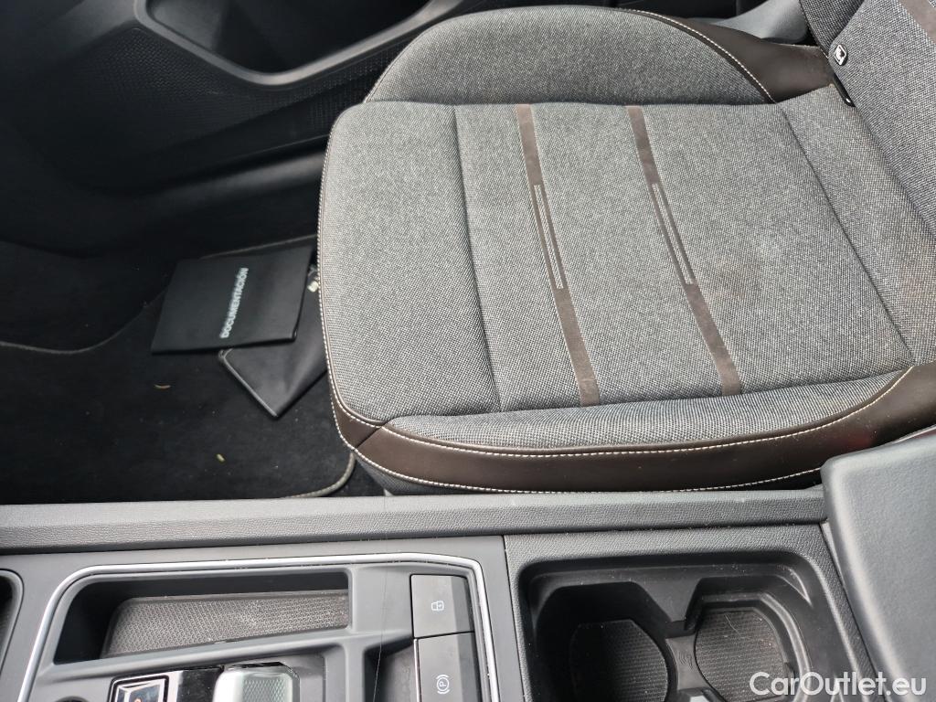  Land Rover  Discovery SEAT Nuevo León / 2020 / 5P / berlina con portón 1.4 e-Hybrid DSG-6 S&S Xcellence Go L (AC) #17